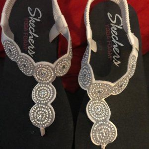 Size 8 Skechers Sandals